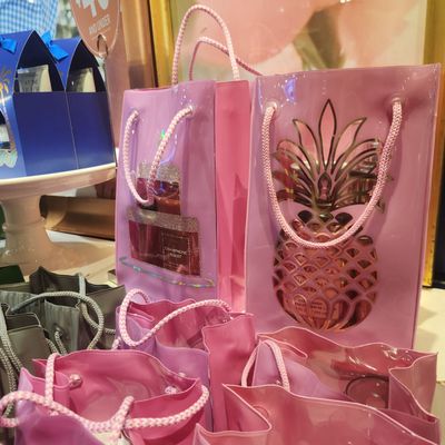 Bath & Body Works by null