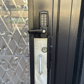 David's Mobile Locksmith - Keypad for commercial building - Keys & Locksmiths Near Me - Irvine, California