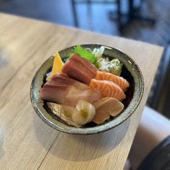 Kiyo Sushi & Sake - Chirashi - Japanese Near Me - Irvine, California Kiyo Sushi & Sake - Chirashi - Japanese Near Me - Irvine, California