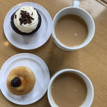 Molly's Cupcakes - Creme Brûlée cupcake & French Silk. - Cupcakes Near Me - Des Moines, Iowa