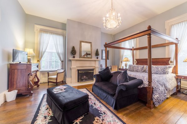 Bourbon Manor Bed & Breakfast Inn, a Bardstown Boutique Hotel by null