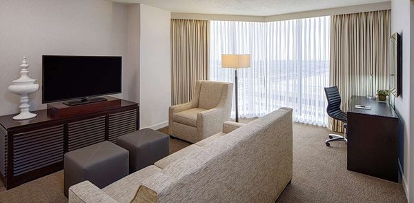 DoubleTree by Hilton Hotel Houston - Greenway Plaza by null