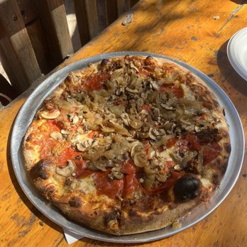 LouEddie's Pizza - Loueddies special - Pizza Near Me - Skyforest, California