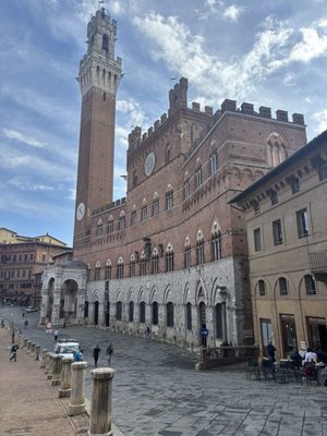 Piazza del Campo by null