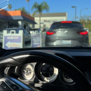 Fast5Xpress Car Wash - Long line already on Sat morning 8:34am! - Car Wash Near Me - Pasadena, California