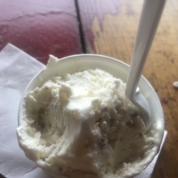 Rt 16 Dairy Bar - Grape Nut - Ice Cream & Frozen Yogurt Near Me - Ossipee, New Hampshire