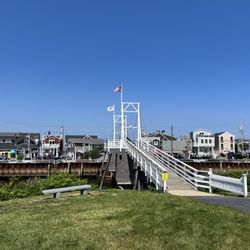 Auberge On The Cove - Bridge over the cove