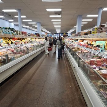 Trader Joe's - Interior - Grocery Near Me - Oakland, California