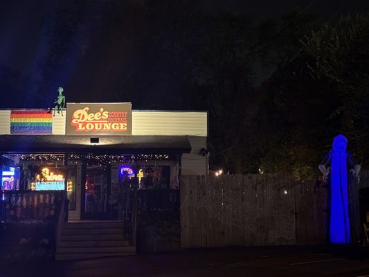 Dee's Country Cocktail Lounge by null