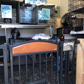 central bark - Groomer is available on sat - Dog Parks Near Me - Holualoa, Hawaii