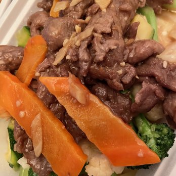 Phoenix Restaurant - Beef with mixed vegetables - Asian Fusion Near Me - Canmore, Alberta