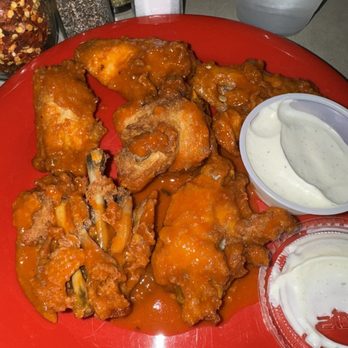 Pequod's Pizza - Wings (Half) - Pizza Near Me - Chicago, Illinois Pequod's Pizza - Wings (Half) - Pizza Near Me - Chicago, Illinois