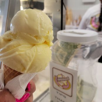 Fosselman's Ice Cream - Lemon custard on sugar cone - Ice Cream & Frozen Yogurt Near Me - Alhambra, California