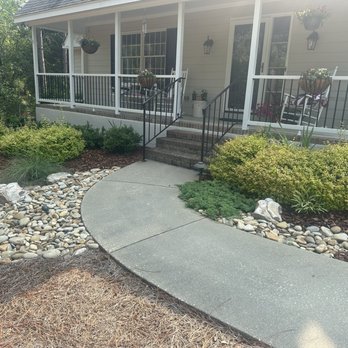 Estrada Landscaping - Vives - Landscaping Near Me