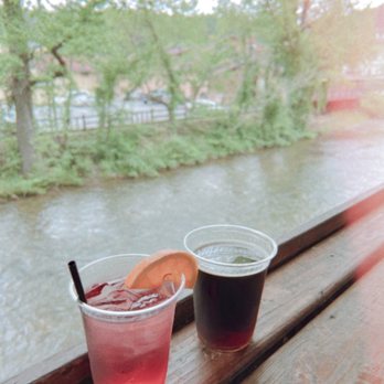Paul's Margarita Deck - Beer and cocktail with the view - American Near Me - Helen, Georgia