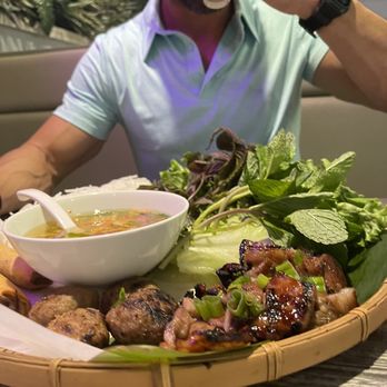 Pho Bar Vietnamese Kitchen - The Bn Ch H Ni l "OBAMA & BOURDAIN NOODLE" (Serves 2) - Vietnamese Near Me - Davie, Florida