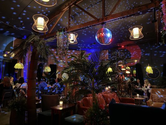 Decibel Sound & Drink by null