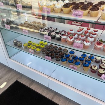 LIL’ CAKES & CREAMERY - Updated November 2025 - 28 Photos & 21 Reviews