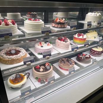 Paris Baguette - Cake showcase - Bakeries Near Me - Richmond Hill, Ontario Paris Baguette - Cake showcase - Bakeries Near Me - Richmond Hill, Ontario