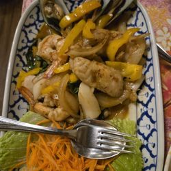 Overcooked drunken seafood dish. Bleh