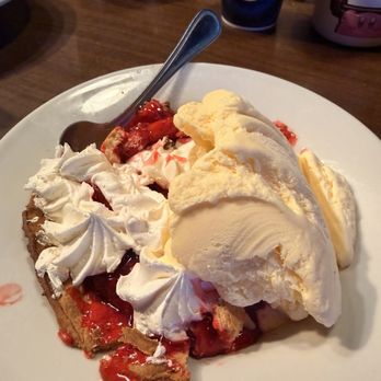 Blue Spruce Saloon & Grill - Strawberry cream pie - American Near Me - Packwood, Washington Blue Spruce Saloon & Grill - Strawberry cream pie - American Near Me - Packwood, Washington