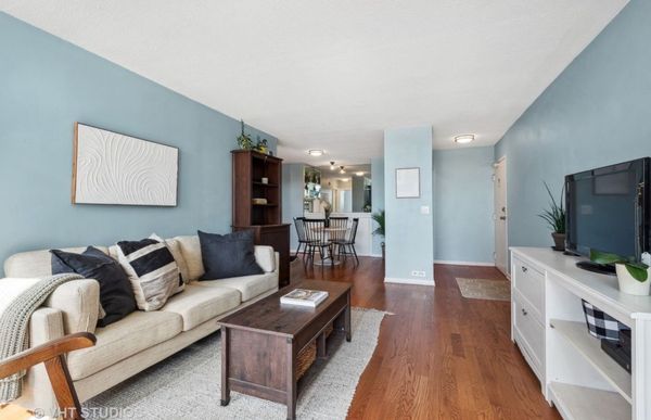 Leslie Glazier | @properties