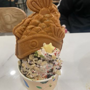 Bibimbox Korean Kitchen & Wings - Merry Strawberry Matcha Soft Serve with Nutella Taiyaki - Korean Near Me - Jacksonville, Florida Bibimbox Korean Kitchen & Wings - Merry Strawberry Matcha Soft Serve with Nutella Taiyaki - Korean Near Me - Jacksonville, Florida