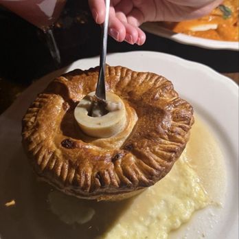 Trivoli Tavern - Chicken Pot Pie - American Near Me - Chicago, Illinois Trivoli Tavern - Chicken Pot Pie - American Near Me - Chicago, Illinois