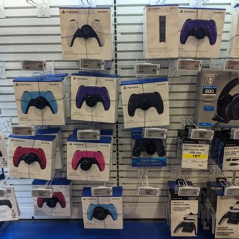 Best Buy - PS5 controllers of all colours - Electronics Near Me - Toronto, Ontario