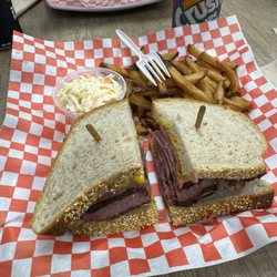 Markie's Montreal Smoked Meat - Smoke meat #1