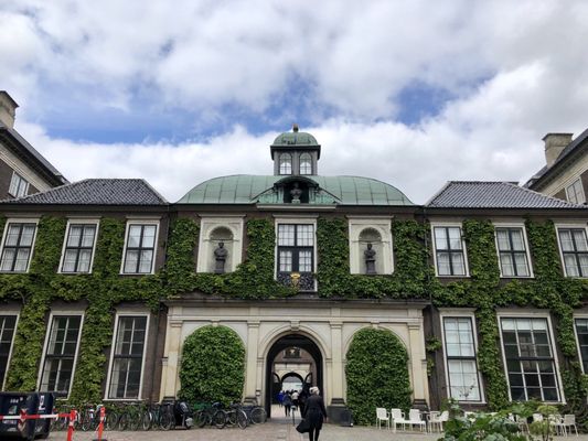 Kunsthal Charlottenborg by null