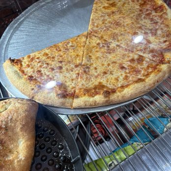Giovannis Pizzeria Restaurant - New York - Pizza Near Me - Boca Raton, Florida