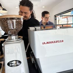 Axiom Print - Serving premium coffee to a premium team (Axiom).