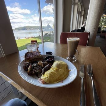 Waterfront Restaurant Alderbrook - delicious shavings of ham & shredded cheese omelette, everything else perfect... - Hotels Near Me - Union, Washington