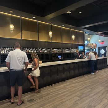 Cooper’s Hawk Winery & Restaurant - Wine Bars Near Me - Middleton, Wisconsin