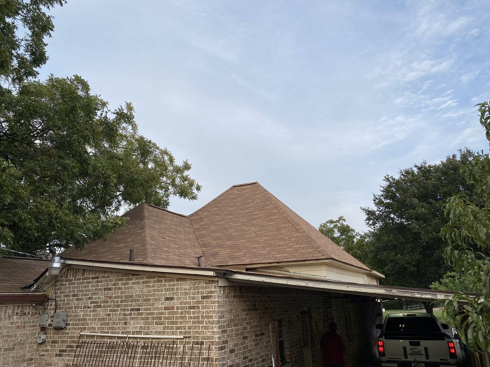Slide of Juarez Roofing