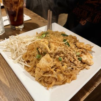 Banyan Tree - Chicken pad Thai - Thai Near Me - Kent, Washington