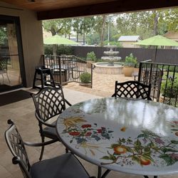 Boerne Epicure Gourmet Delicatessen - Patio Seating