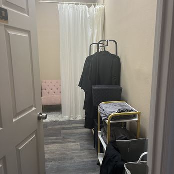 M Head Spa - Changing room with gowns and slippers - Hair Loss Centers Near Me - Rosemead, California M Head Spa - Changing room with gowns and slippers - Hair Loss Centers Near Me - Rosemead, California