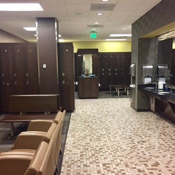 AdventHealth Wesley Chapel - Men's locker room - Hospitals Near Me - Wesley Chapel, Florida