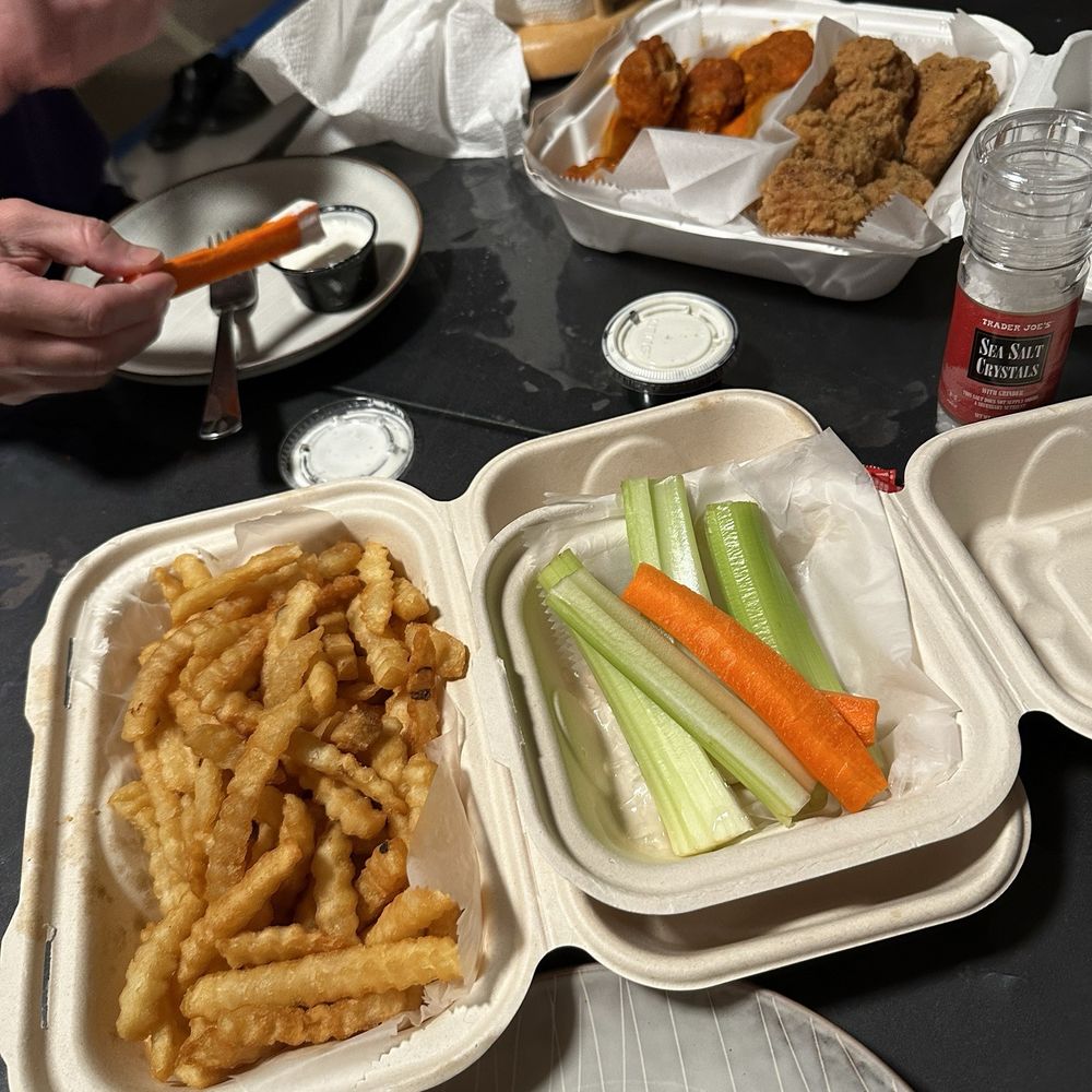 Fire Wings - 20 piece family pack : 7 stampede 13 lemon pepper boneless - Chicken Wings Near Me - Chatsworth, California
