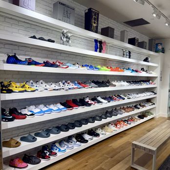 Ablaj - Shoe Wall - Shoe Stores Near Me - Bellevue, Washington Ablaj - Shoe Wall - Shoe Stores Near Me - Bellevue, Washington