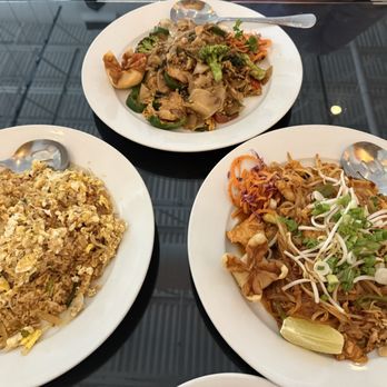 Rhaan Thai Cuisine - Crab Fried Rice, chicken pad thai, Pad Kee Mao (Drunken Noodle) - Thai Near Me - Arlington, Texas Rhaan Thai Cuisine - Crab Fried Rice, chicken pad thai, Pad Kee Mao (Drunken Noodle) - Thai Near Me - Arlington, Texas