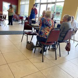 San Remos Pizza - Dining area