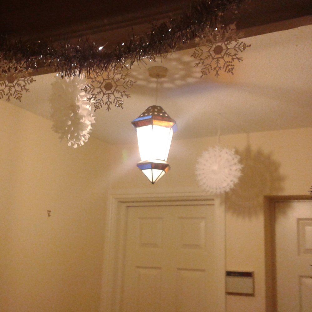 Poundland - Hanging snowflakes: a pound for three of them - Arts & Crafts Near Me - Manchester, XGM