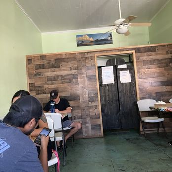 Bobbie's - Interior - Hawaiian Near Me - Hanapepe, Hawaii