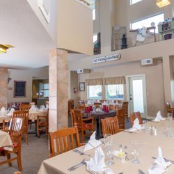 Foothill Village Senior Living - Dining and Family Dining