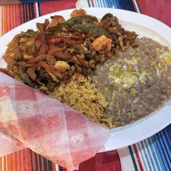 Valle Azul - Mixed Fajitas Plate - Mexican Near Me - Nebraska City, Nebraska