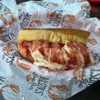 Masons famous Lobster Rolls - The Bar Harbor Connecticut Roll - Seafood Near Me - Dallas, Texas