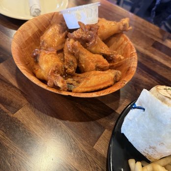 Duff's Famous Wings - 10 traditional - Chicken Wings Near Me - Southlake, Texas Duff's Famous Wings - 10 traditional - Chicken Wings Near Me - Southlake, Texas